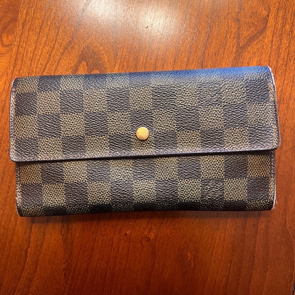 Louis Vuitton Damier Ebene International Wallet